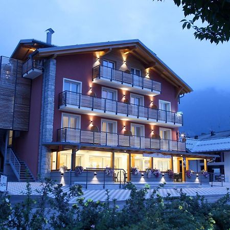 Hotel Gran Vacanze Rooms & Apartments Dimaro Ngoại thất bức ảnh