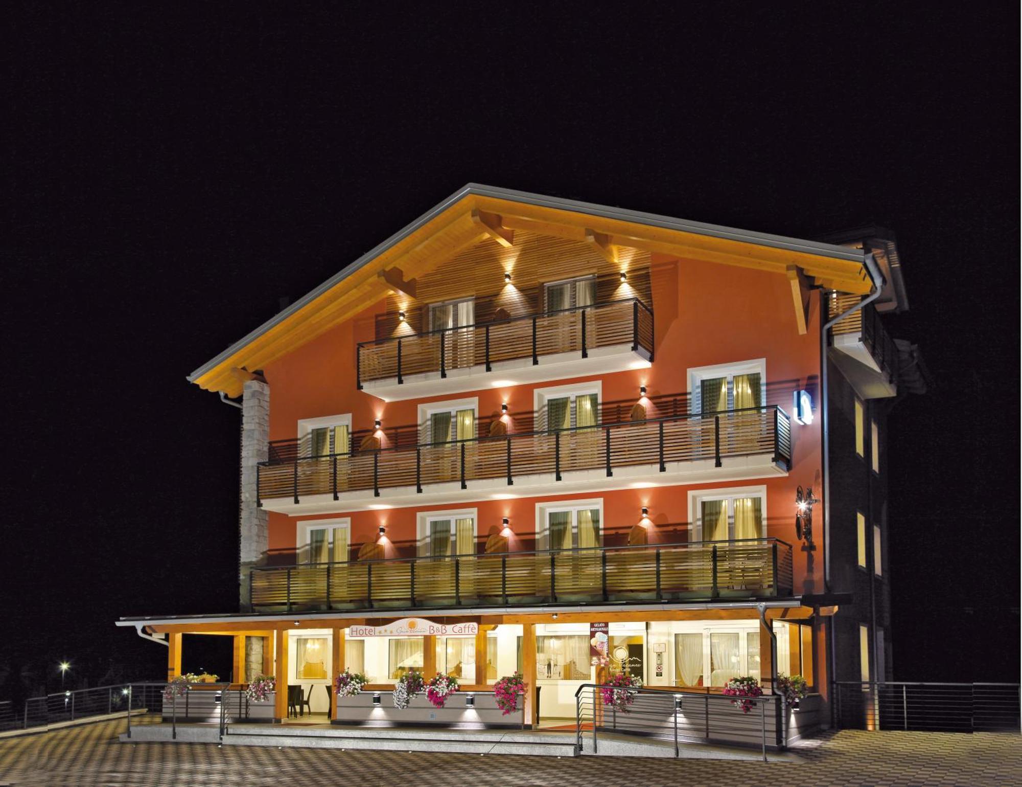 Hotel Gran Vacanze Rooms & Apartments Dimaro Ngoại thất bức ảnh