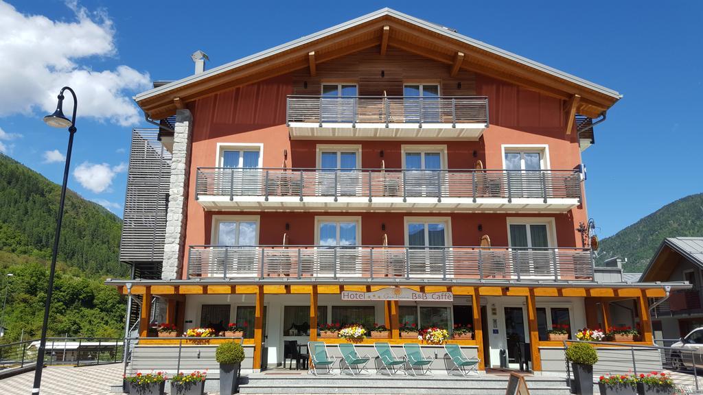 Hotel Gran Vacanze Rooms & Apartments Dimaro Ngoại thất bức ảnh