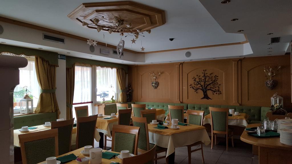 Hotel Gran Vacanze Rooms & Apartments Dimaro Ngoại thất bức ảnh