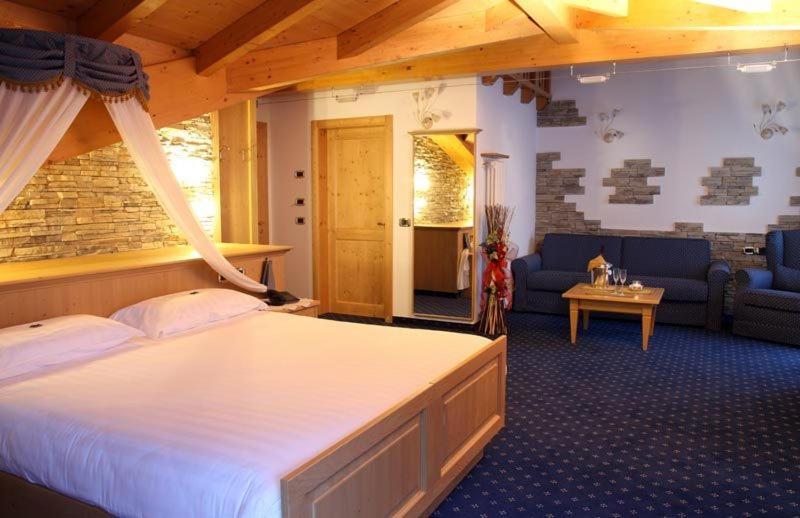 Hotel Gran Vacanze Rooms & Apartments Dimaro Phòng bức ảnh