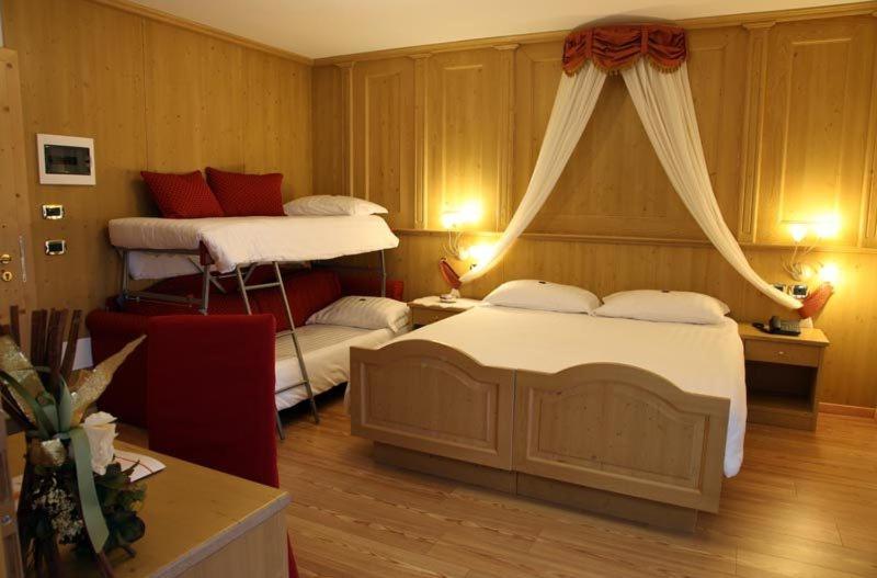 Hotel Gran Vacanze Rooms & Apartments Dimaro Phòng bức ảnh