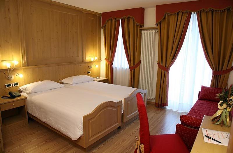 Hotel Gran Vacanze Rooms & Apartments Dimaro Phòng bức ảnh
